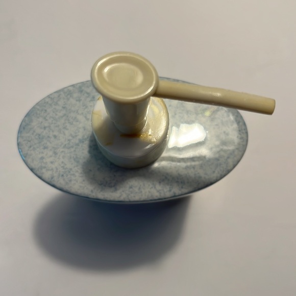 Garden Blue Floral Bathroom Set of Soap Caddy, Dispenser & Toothbrush Holder - Picture 5 of 16